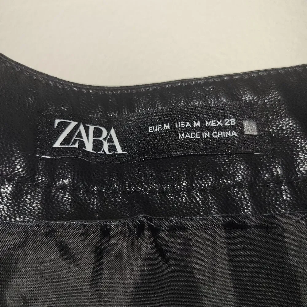 ZARA distressed black faux leather button down skirt  size md - Picture 4 of 4